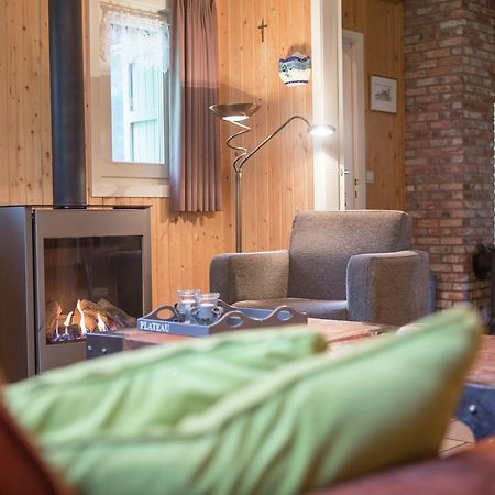 Vila Luxurious Chalet In Oud Turnhout With Large Garden Oud-Turnhout Exteriér fotografie